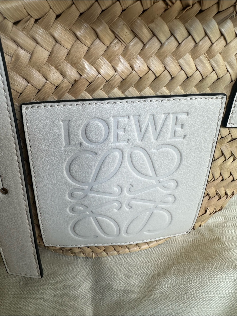 ✨Excellent Condition/Natural Woven Straw Tote with White Leather Trim Small✨ - Picture 2 of 15